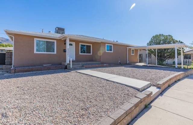 Updated 3 bedroom 2 bath Home! Gallery 1