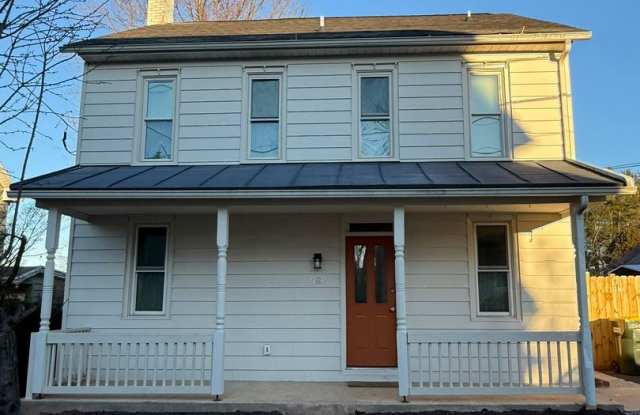 960 Maple St photos photos