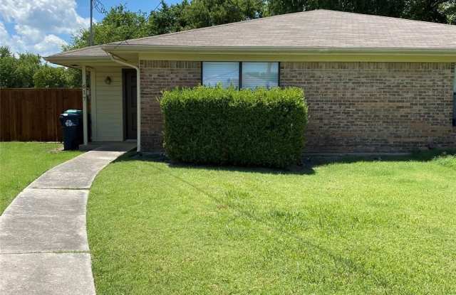 617 Gardenview Circle - 617 Gardenview Circle, Denton, TX 76207