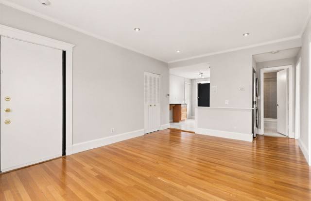 1718 Commonwealth Ave Gallery 3