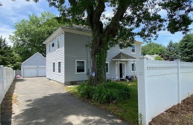 456 Glen Cove Avenue - 456 Glen Cove Avenue, Sea Cliff, NY 11579