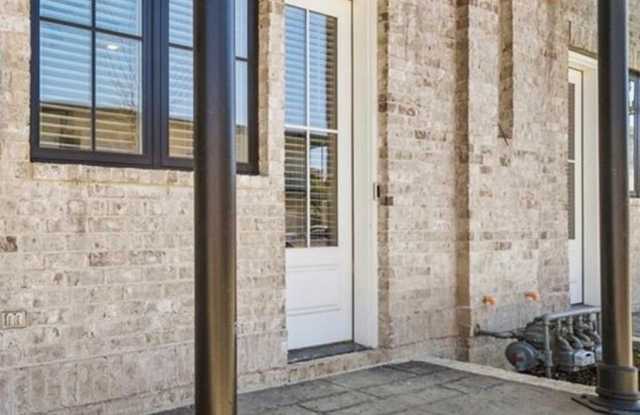 $1600 per bedroom. Brand new and waiting for you. This 5 bedroom, 5-1/2 bath Condo - Just a few steps from Bryant Denny Stadium photos photos