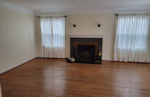 9436 NE Prescott St. Gallery 2
