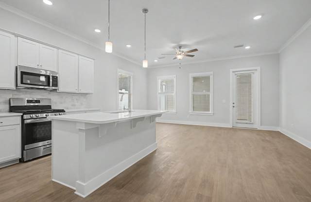 4065 Four Oaks Boulevard - 1 Gallery 2