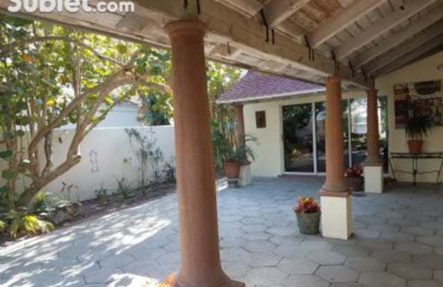 145 18th Ave Se - 145 18th Avenue Northeast, St. Petersburg, FL 33704