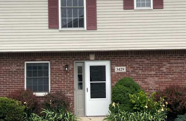 Beautiful 2 bedroom condo available July 2026! Monthly Rent $1,650 photos photos