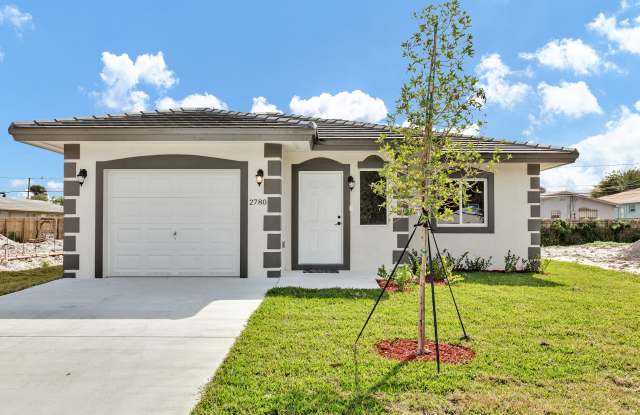 2780 Nw 15th St photos photos