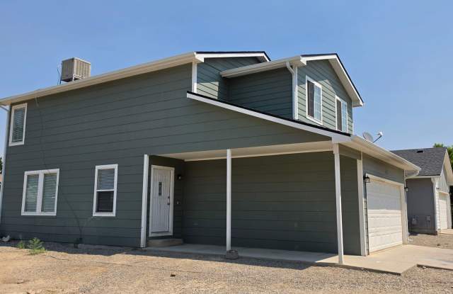 4 Bed, 2 1/2 Bath in Fruitvale Gallery 1