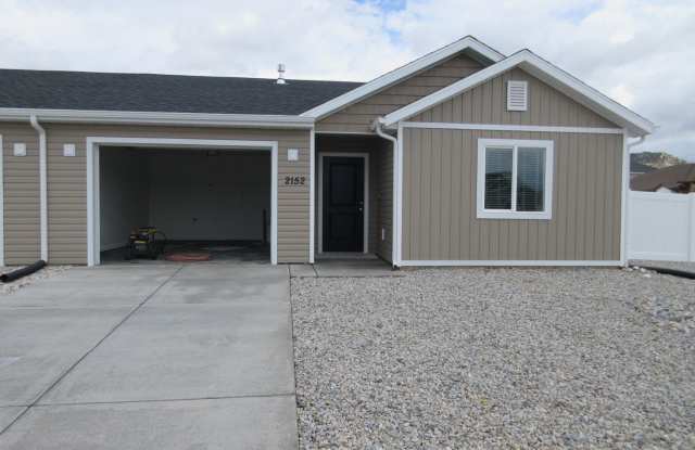 **Move-In Discount** 3 bed, 2 Bath, Twin Home - Newer Construction photos photos