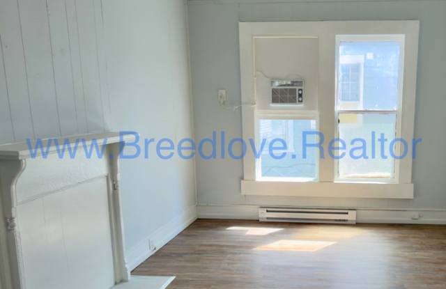 313 Green Street East Gallery 2