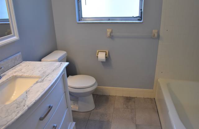 8214 Fox Hollow Dr Gallery 4