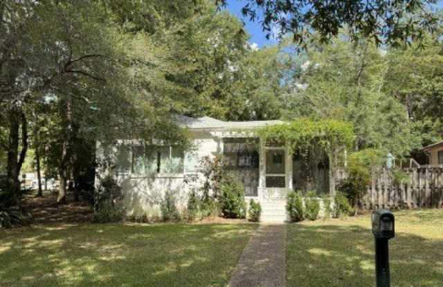 401 Fairwood Boulevard Gallery 2
