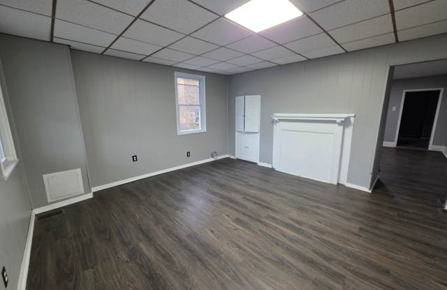 2 bedroom 1 bath townhouse for rent in the West End Gallery 3