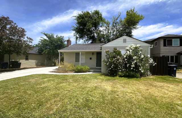 Beautiful 2-Bedroom Home with Large Backyard photos photos Beautiful 2-Bedroom Home with Large Backyard photos photos