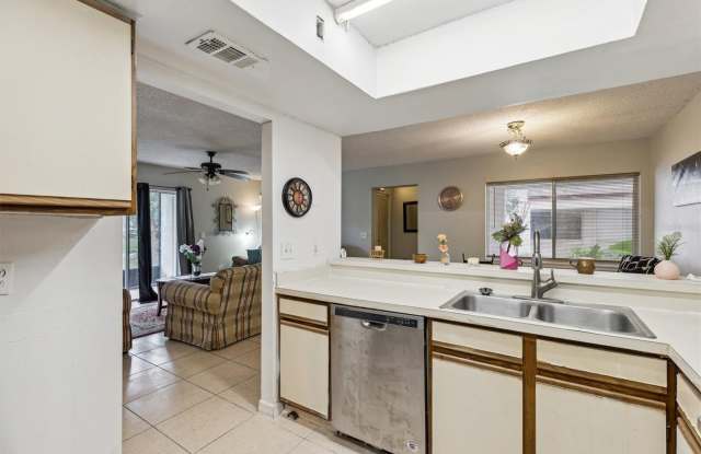 2554 LAKEWAY BRANCH Drive Gallery 4