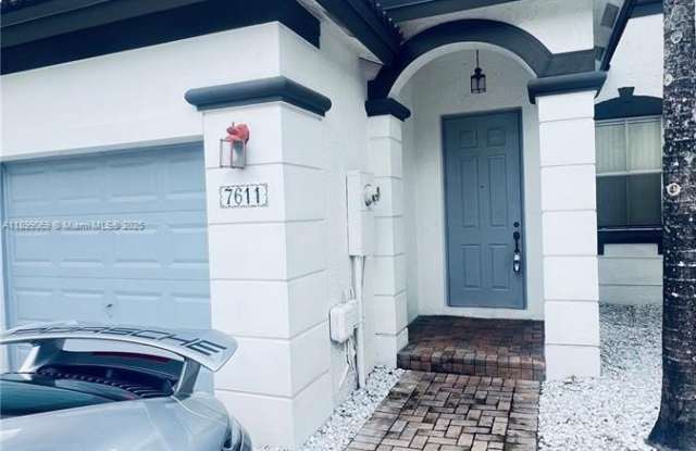 7611 NW 115th Ct photos photos