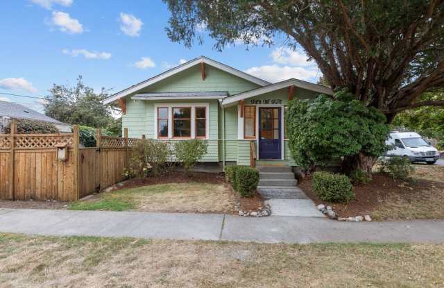 Classic Tacoma Charm with Room to Breathe. 2 Bed / 1 Bath Available for Rent. Pets Okay! - 718 North Junett Street, Tacoma, WA 98406