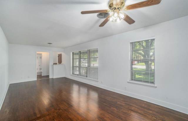 7001 Robinhood Lane Gallery 4