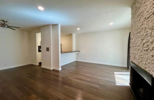 Enjoy one of the most walkable neighborhoods in LA photos photos Enjoy one of the most walkable neighborhoods in LA photos photos