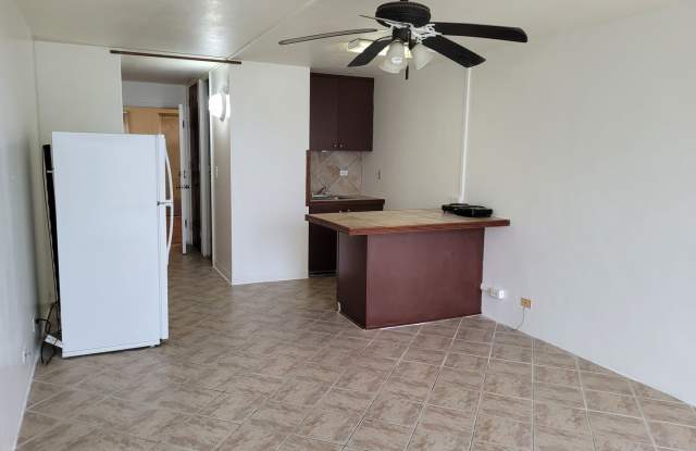 Beautiful Beach side Hanohano Hale Studio w/Ocean Views. 1ba 1pkg UTILITIES INCL $1650 - 53-549 Kamehameha Highway, Punaluu, HI 96717