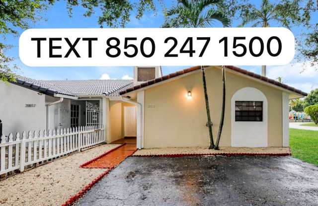 20018 W Oakmont Cir - 20018 West Oakmont Circle, Country Club, FL 33015