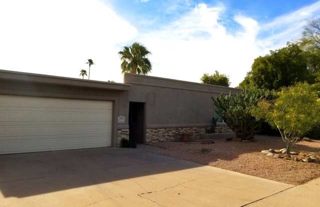 8643 E Sandalwood Drive - 8643 E Sandalwood Dr, Scottsdale, AZ 85250