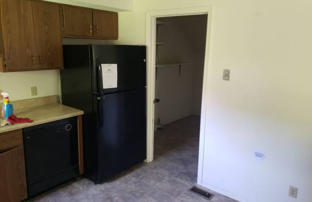 3 bed 2.5 bath close to Parkland - 2510 Covington Drive, Champaign, IL 61822