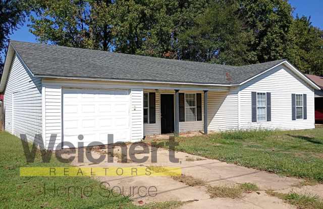 Spacious 3-Bedroom Home with Garage and Screened-In Patio photos photos