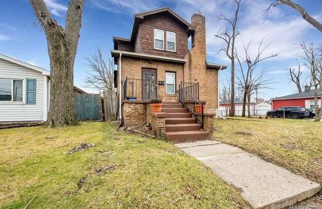 39 E BROCKTON Avenue - 39 East Brockton Avenue, Madison Heights, MI 48071