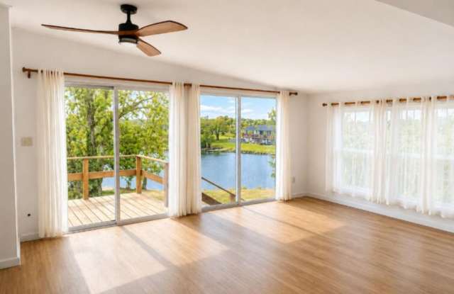 Beautiful 4 bed / 2 bath Country Home Gallery 1