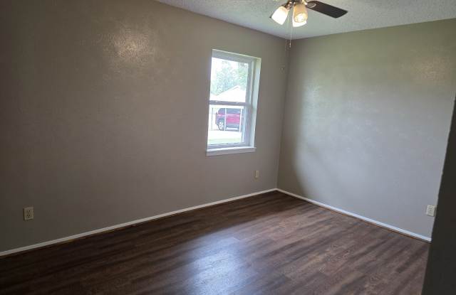 946 Taylor St photos photos