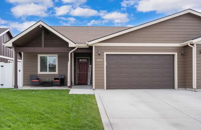 Stunning Townhome with Mountain Views for Lease photos photos