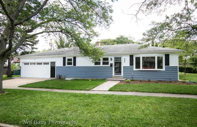 690 Highland Place - 690 Highland Place, Highland Park, IL 60035