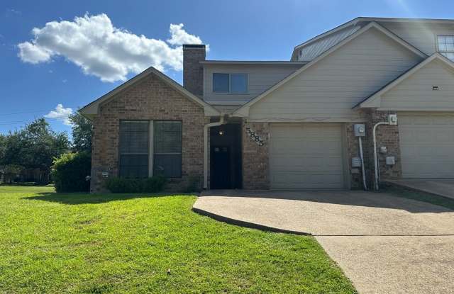 5885 Creek Side Circle Gallery 1