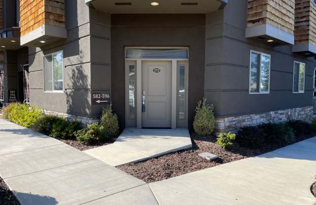 Beautiful 2bd/2bth Located at Meadowbrook Square Park in Ashland photos photos
