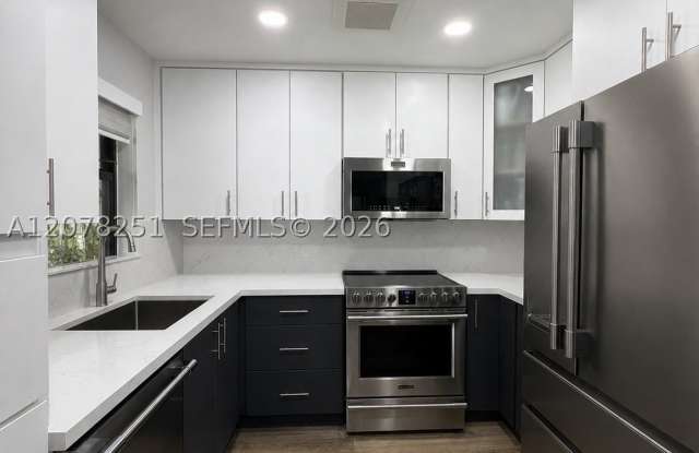 3295 Cocoplum Cir Gallery 3