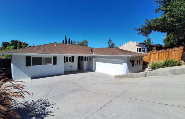 Coming Soon: Beautiful 3bd Single Story House Nestled in the East Foothills Gallery 1