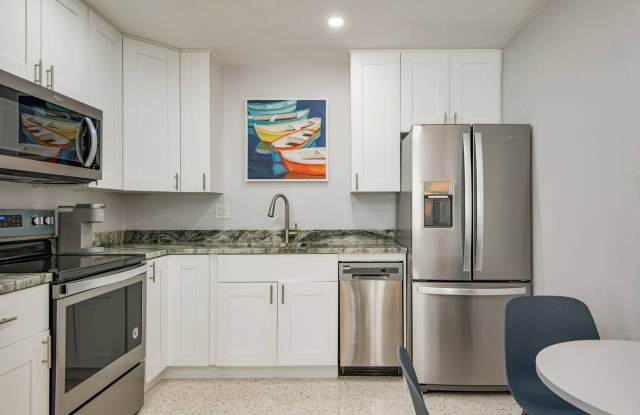 Lisa's Court LLC photos photos