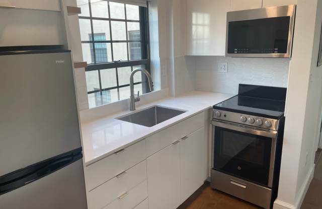 FREE MONTH  & NO FEE Harvard Sq Studio Brand New Renovation, Gallery 3