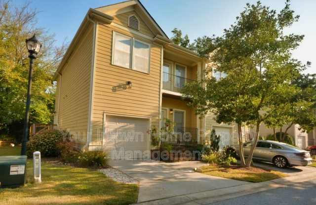 652 Irwin St NE photos photos