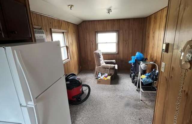 226 Beaver Avenue Northeast - D photos photos