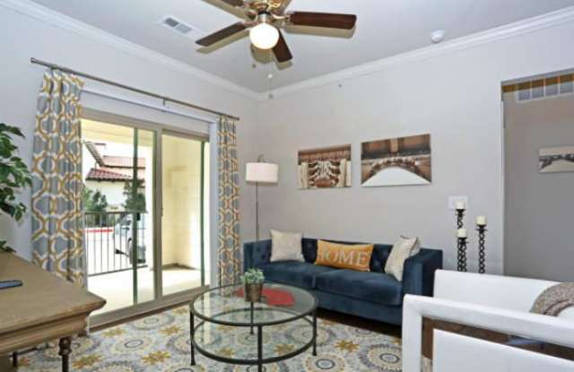 1733 Oak Hill Ln Gallery 2