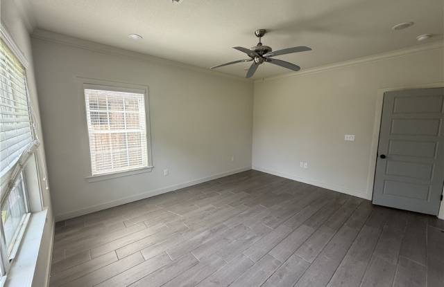 3203 SW Hillstone Avenue Gallery 4