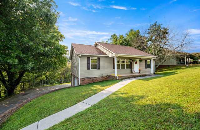 Charming 3 bed, 3 bath with bonus room and office in Maryville! - 2802 Ridgeview Drive, Blount County, TN 37801