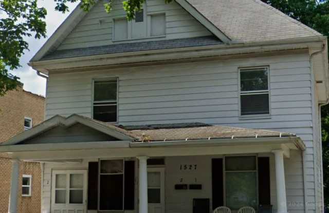 1 bed , 1 bath Apartment within Duplex photos photos