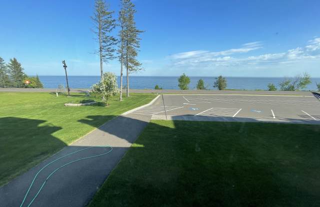 5135 North Shore Drive photos photos