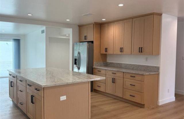 5747 Bianca Avenue Gallery 4
