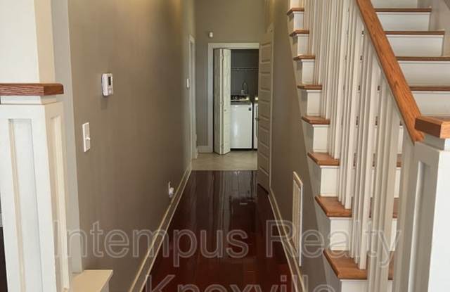 229 Deaderick Ave photos photos