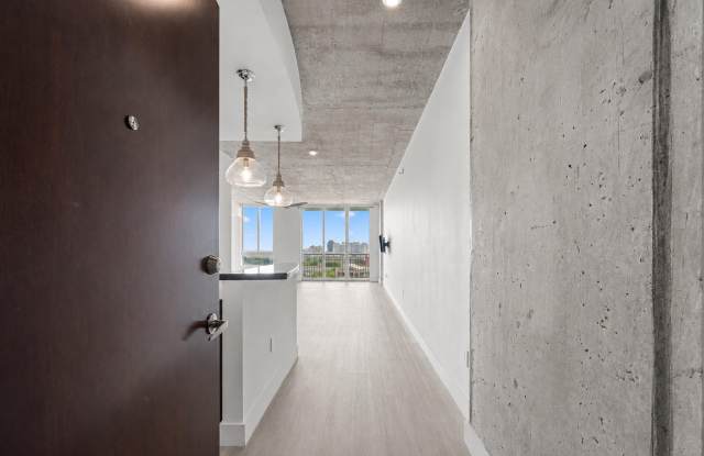 300 S AUSTRALIAN Avenue Gallery 2