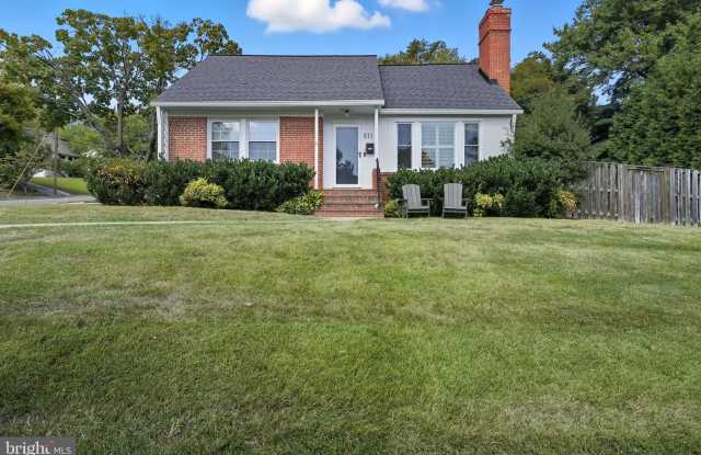 511 CRESTWOOD DRIVE photos photos